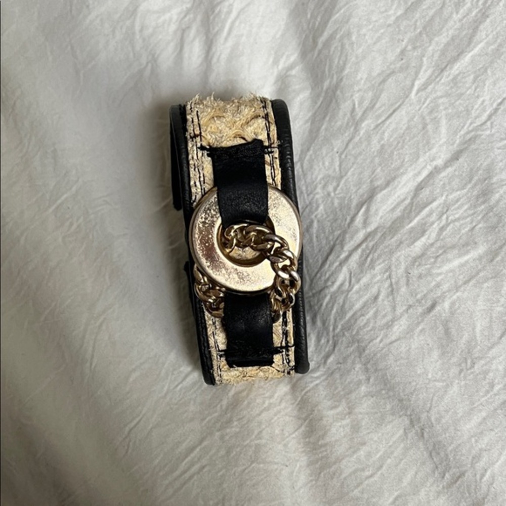 Elegant Black and Gold Women's Bracelet